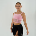 Top taneczny Corset Velvet Pink dla dziewczynki w pudrowym różu, z weluru i z wstawkami z siatki imitującymi gorset.